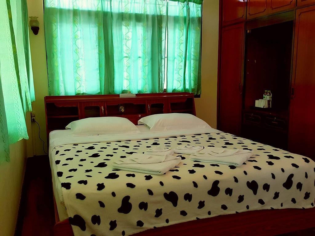 פראצ'ואפ קירי קאן Emmanuel Guesthouse מראה חיצוני תמונה